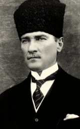В шапке плащ Майнкрафт — скачать бесплатно