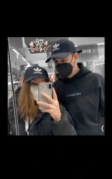 В шапке плащ Майнкрафт — скачать бесплатно