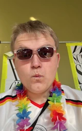 В очках плащ Майнкрафт — скачать бесплатно