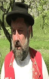 В шапке плащ Майнкрафт — скачать бесплатно